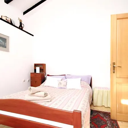Charming In With Private Pool Jezera