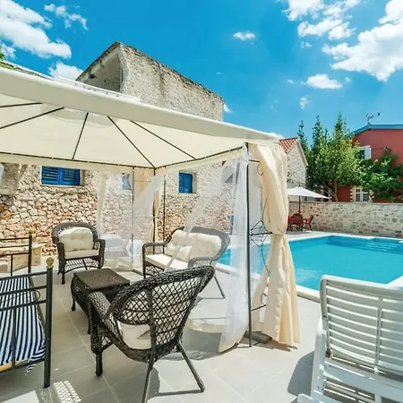 Charming In With Private Pool Villa Jezera