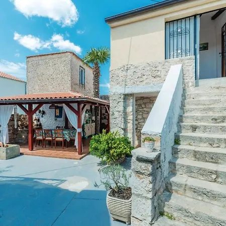 Charming In With Private Pool Villa Jezera