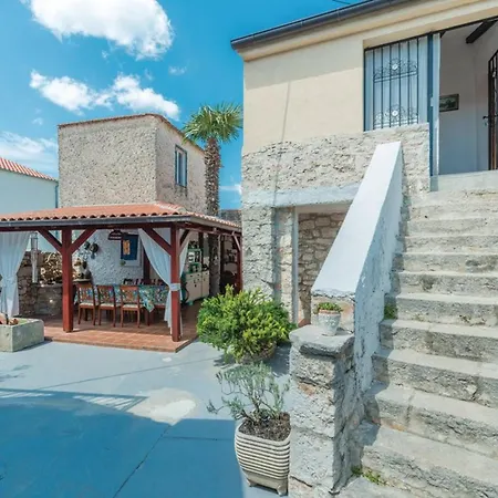 Villa Charming In With Private Pool
