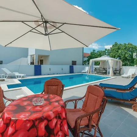 Villa Charming In With Private Pool Jezera