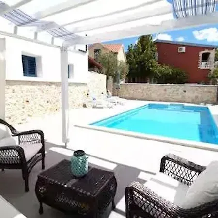 Charming In With Private Pool *