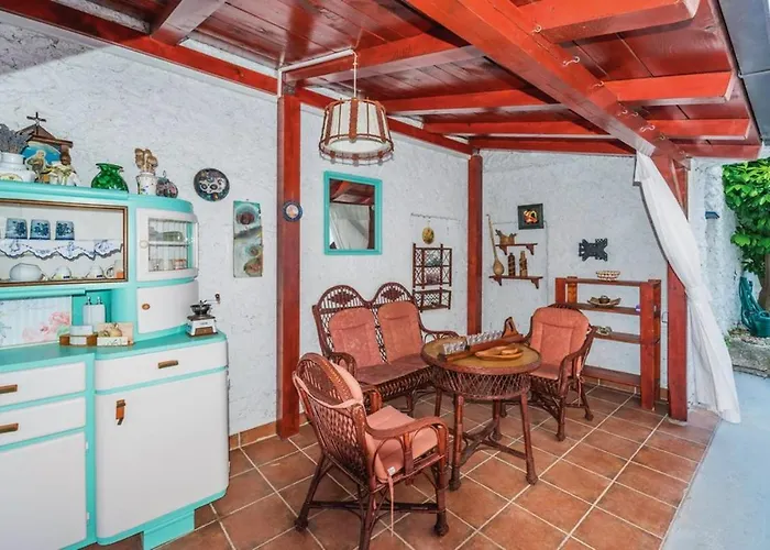 Villa Charming In With Private Pool