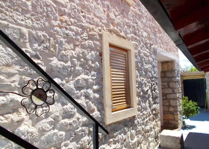 Charming In With Private Pool * Jezera