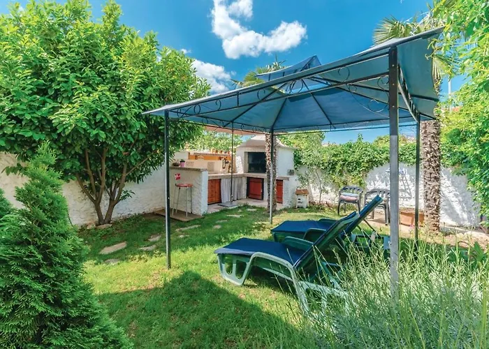 Charming In With Private Pool * イェゼラ