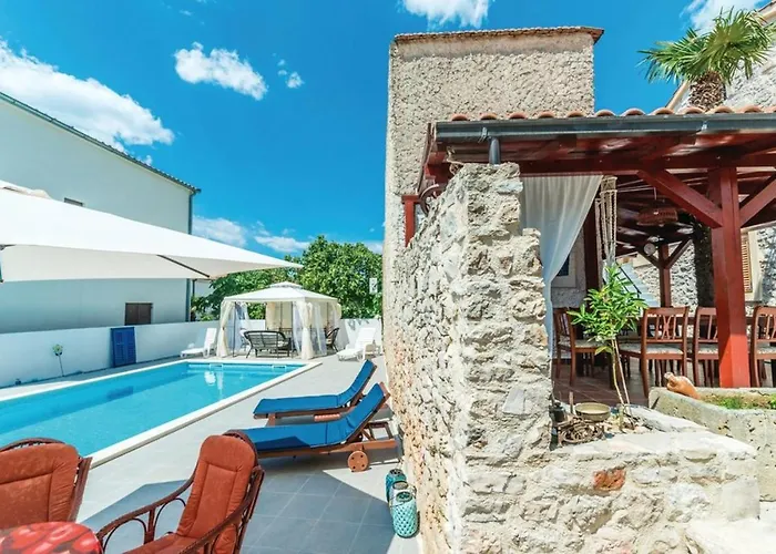 Charming In With Private Pool *